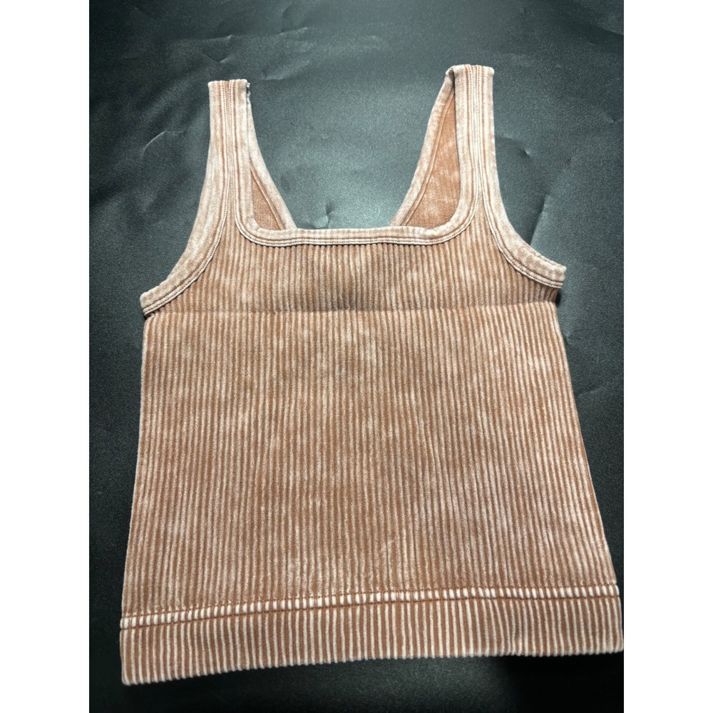 Zenana NEW Seamless‎ Ribbed Mineral Wash V-Neck Cropped Tank Top Tan  Size S/M - Picture 2 of 3